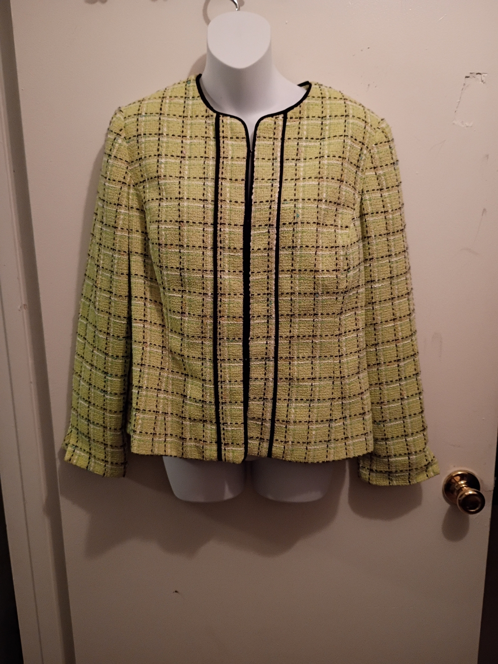 Women's 2pc  Jacket And Skirt Yellow Plaid Tweed Jacket /Skirt with  Black Trim
